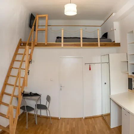 Gemuetliches Mit Hochbett Im Herzen Von Apartament