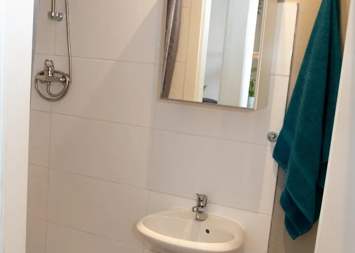 Gemuetliches Mit Hochbett Im Herzen Von