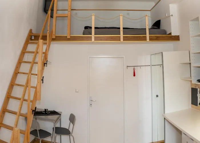 Gemuetliches Mit Hochbett Im Herzen Von Appartamento