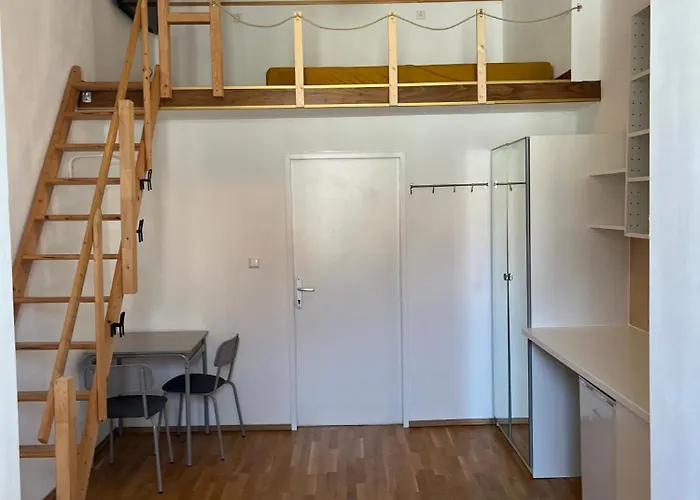 Gemuetliches Mit Hochbett Im Herzen Von Graz